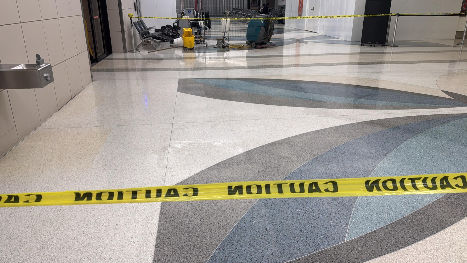 Commercial floor machine and cleaned area